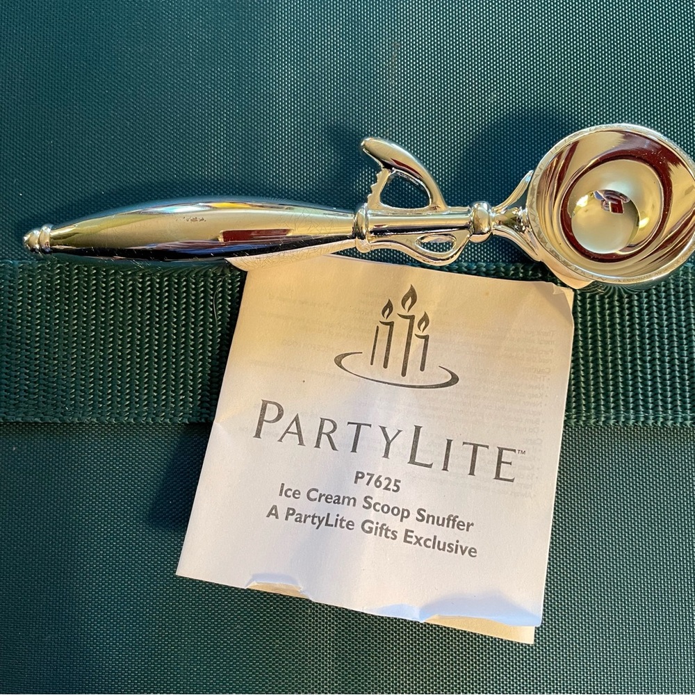 PartyLite Ice Cream Scoop Snuffer (retired)